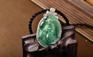 2013江蘇真德秋拍 金鑲鉆翡翠豪華掛墜的批發采購與五金交電市場機遇